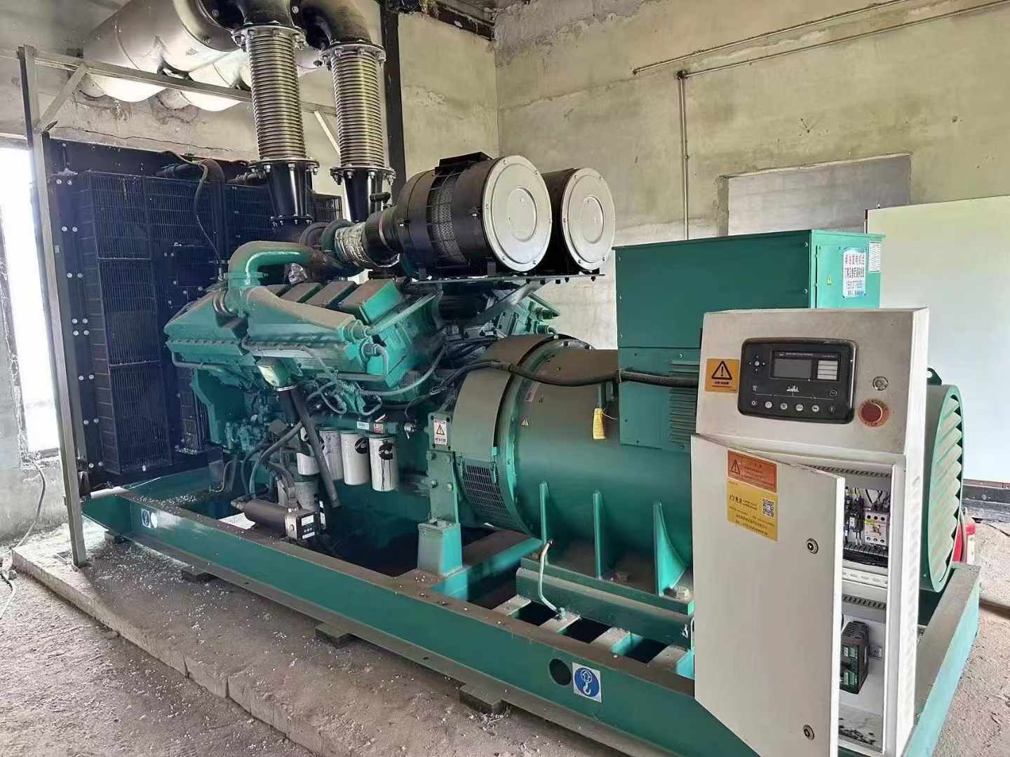 连城无功补偿装置的性能评估需要考虑哪些因素？