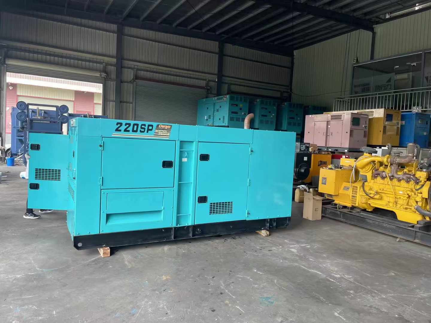 连城柴油发电机组长期不间断运行时，如何监控其温度和压力？