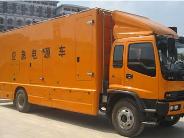 连城冬季柴油发电机启动前，如何检查燃油系统中的积水？